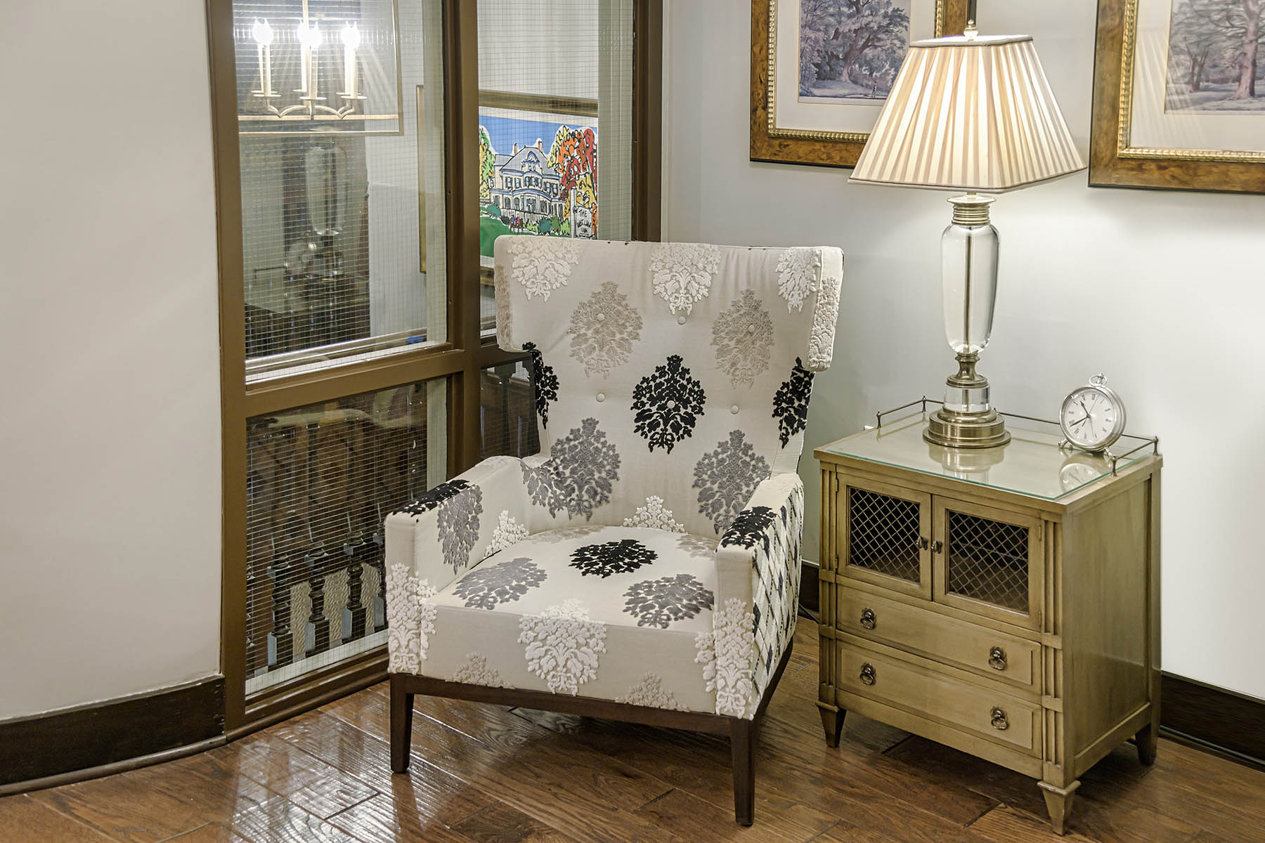 Second floor lobby and sitting area