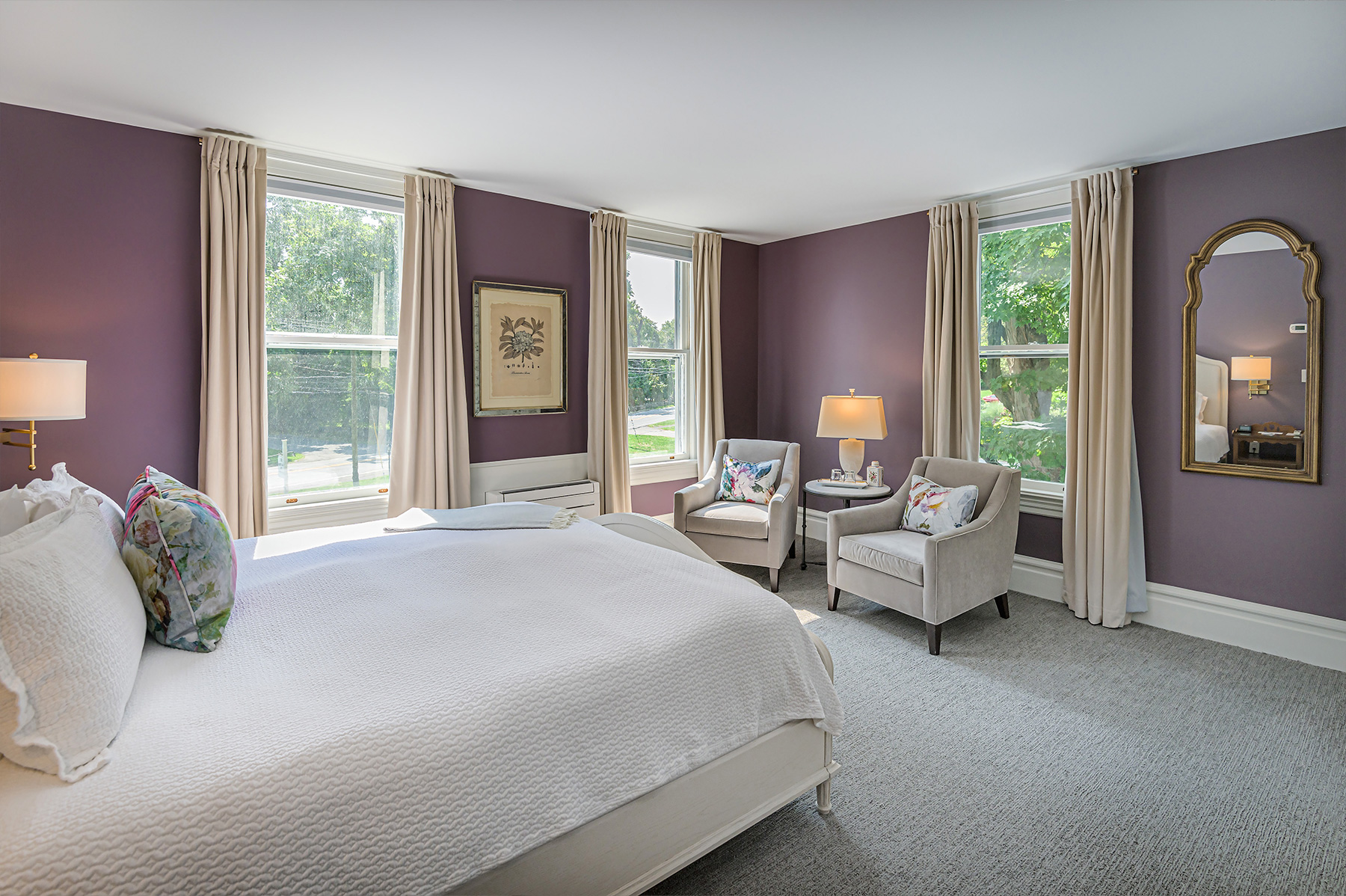 Room 202 — Classic Queen